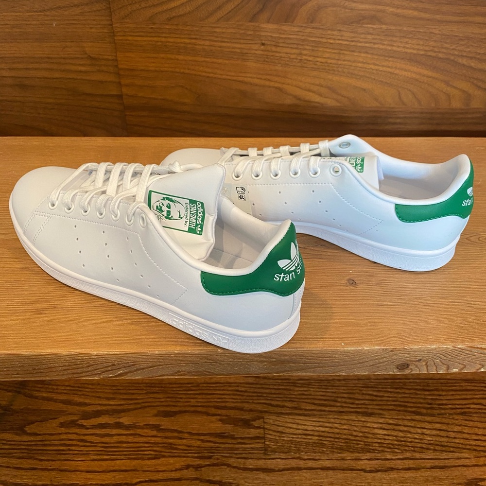 Men’s size 9 NWT Adidas Stan Smith in classics green